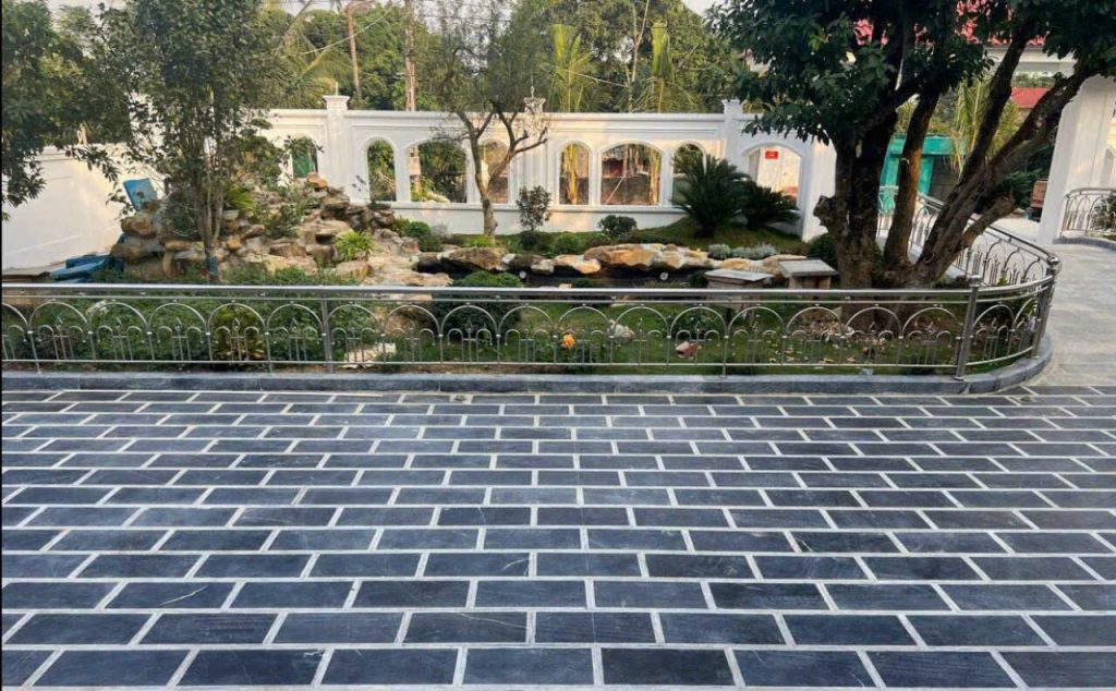 Đá đen mài cà viền lát sân chống trơn